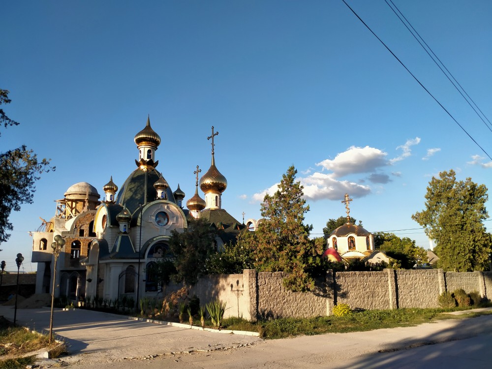 Холмовка. Николаевский монастырь. фасады