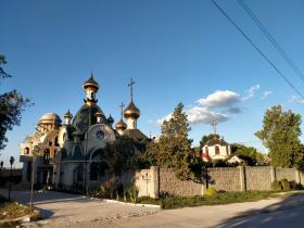 Холмовка. Николаевский монастырь