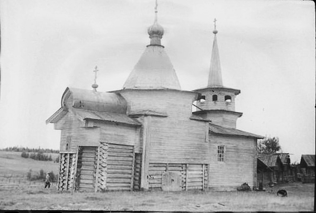 Церковь Всех Святых, Баклановская, урочище (Тарногский район, Вологодская область). архивная фотография, Общий вид с северо-восточной стороны. Фото 1947 г. из коллекции ГНИМА. (ГК № 56570700)