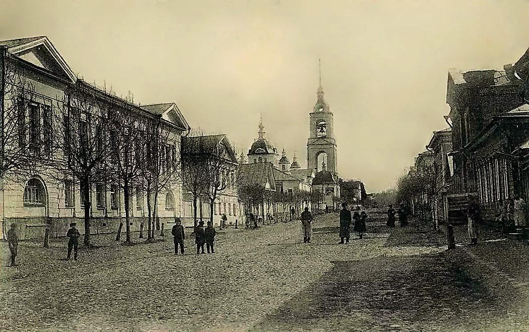 Фотография нач. ХХ в. Приблизительная датировка: 1910-1914 гг., архивная фотография. Храмовый комплекс. Соборы Благовещения Пресвятой Богородицы и Преображения Господня, Галич (Галичский район, Костромская область)