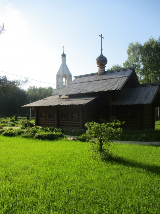 Белоозёрский. Церковь Димитрия Солунского (новая). фасады