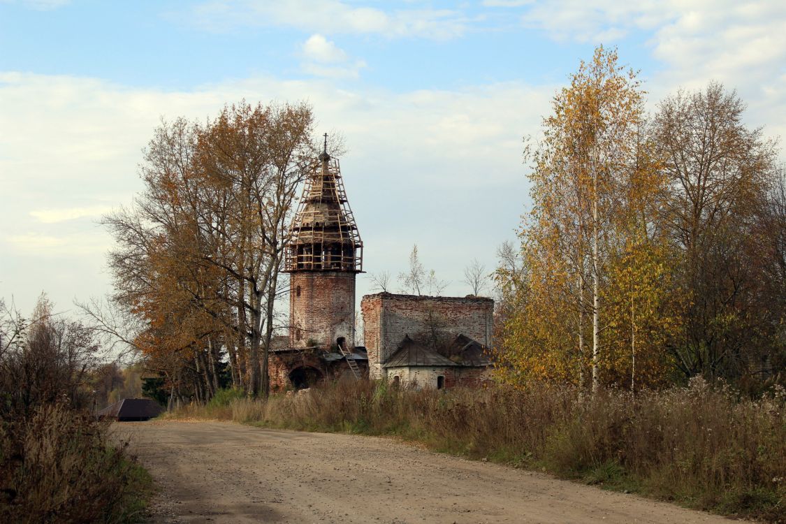 Андреевское. Церковь Рождества Пресвятой Богородицы. общий вид в ландшафте