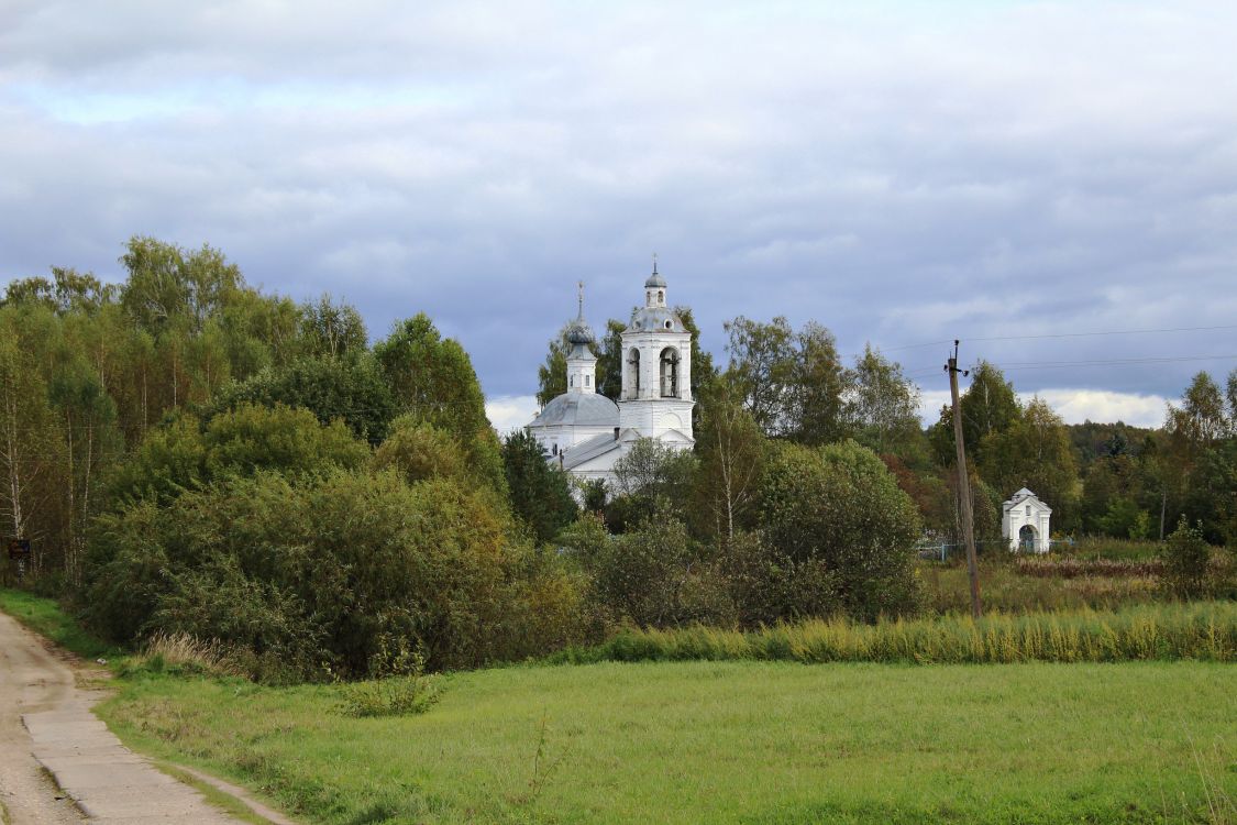Церковь Казанской иконы Божией Матери, Ильинское (Апраксинское с/п) (Костромской район, Костромская область). общий вид в ландшафте