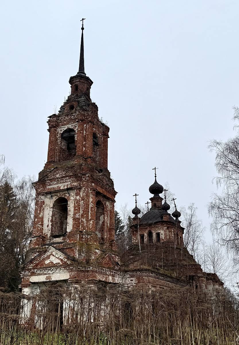 Вид с юго-запада, фасады. Церковь Троицы Живоначальной, Троицкое (Сусанинский район, Костромская область)