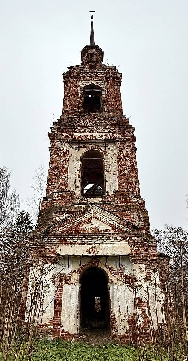 Вид с запада, фасады. Церковь Троицы Живоначальной, Троицкое (Сусанинский район, Костромская область)