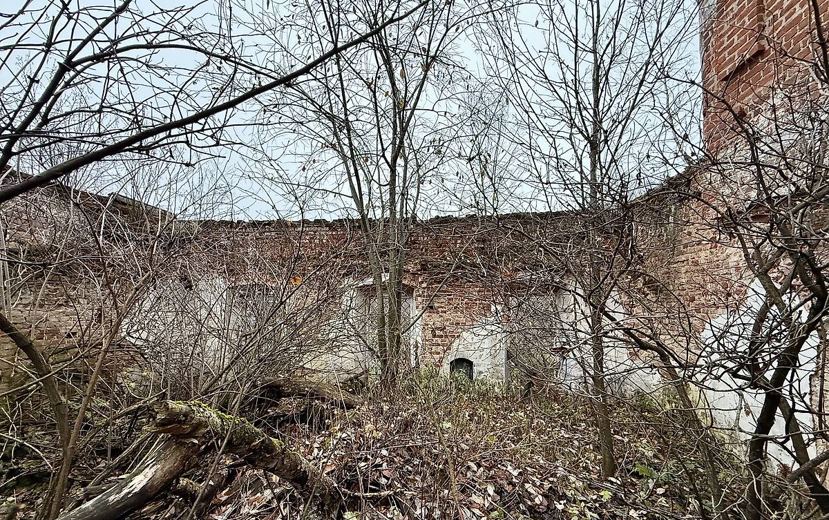 Северная стена трапезной, интерьер и убранство. Церковь Покрова Пресвятой Богородицы, Насакино (Сусанинский район, Костромская область)