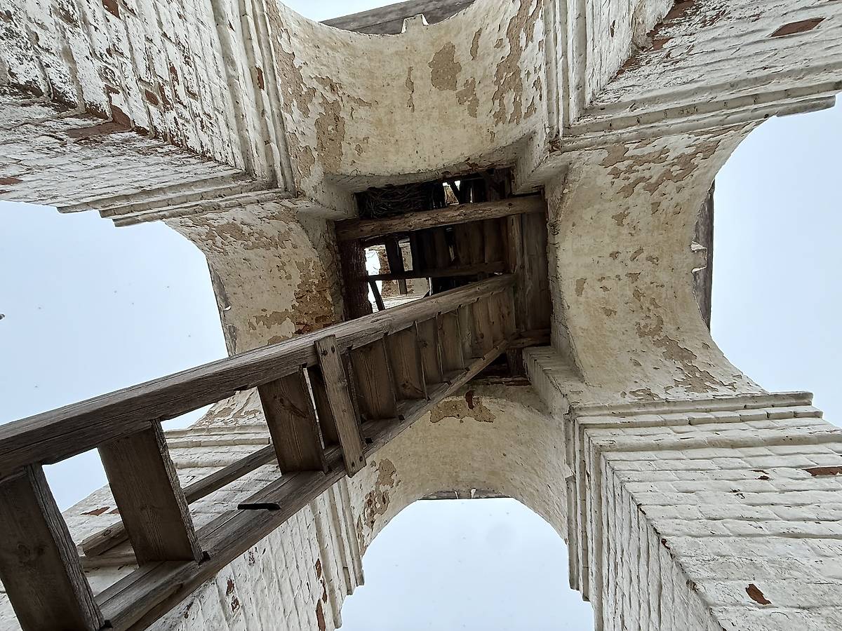 Подкупольное пространство колокольни, архитектурные детали. Церковь Покрова Пресвятой Богородицы, Насакино (Сусанинский район, Костромская область)