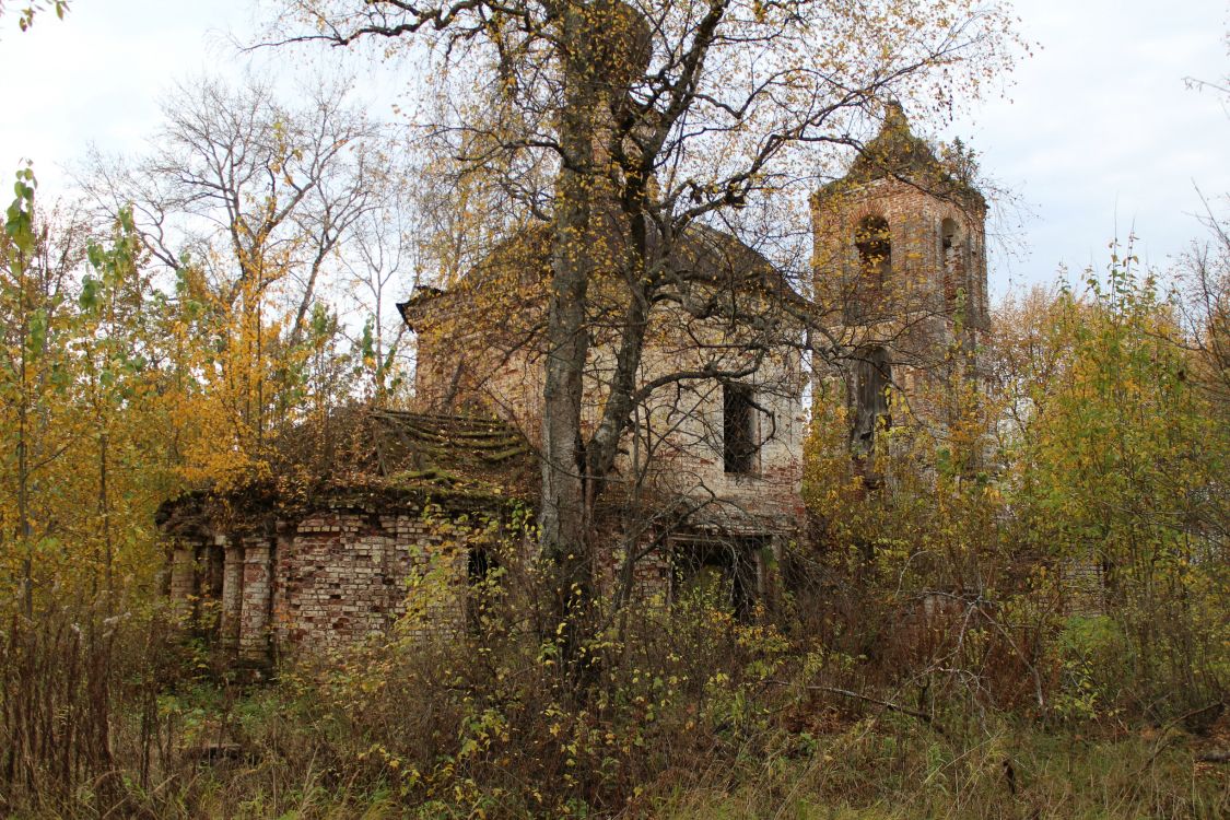 Мышкино. Церковь Богоявления Господня. общий вид в ландшафте