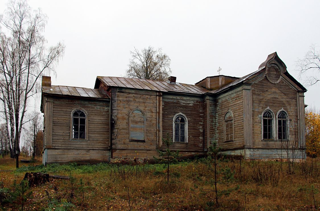 Церковь Троицы Живоначальной, Слобода (Любытинский район, Новгородская область). фасады