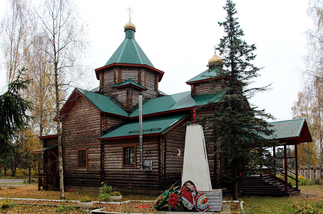 Песь. Церковь Воздвижения Креста Господня. фасады