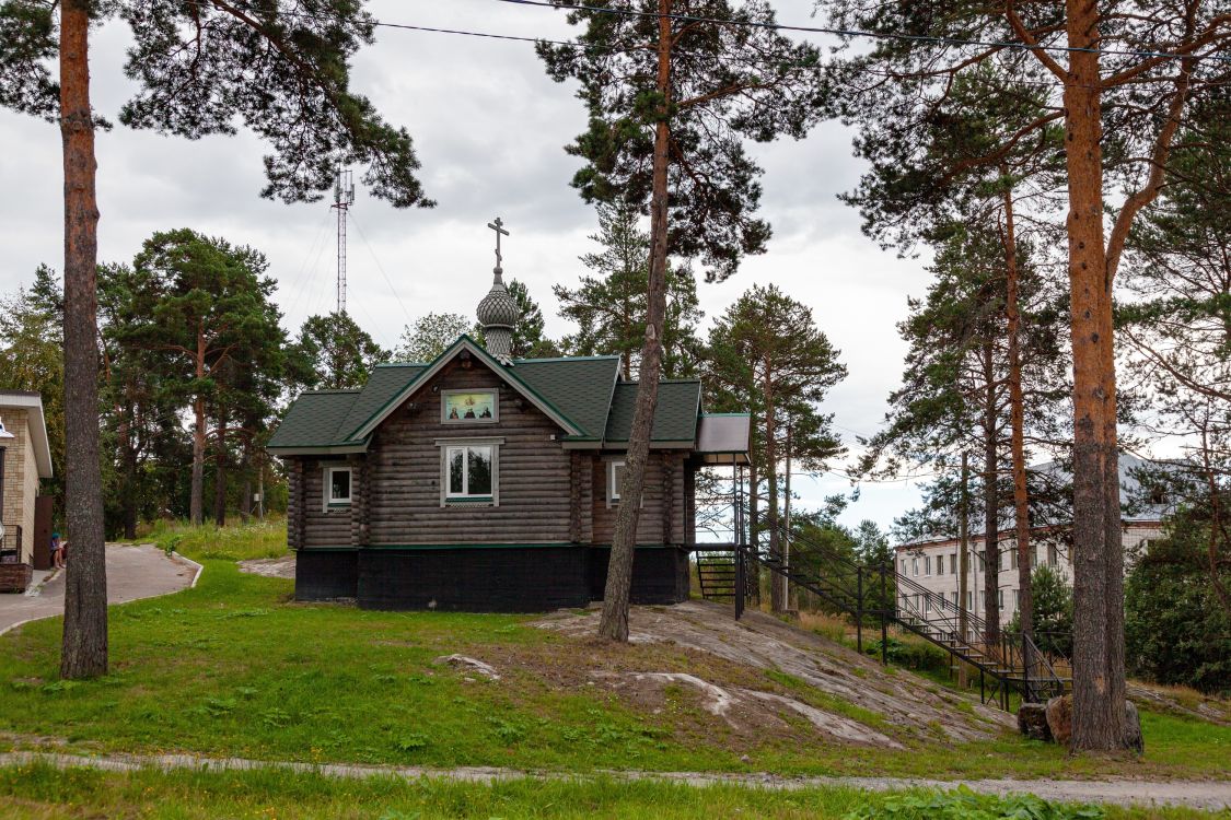 Часовня Зосимы, Савватия и Германа Соловецких, Хаапалампи (Сортавальский район, Республика Карелия). общий вид в ландшафте