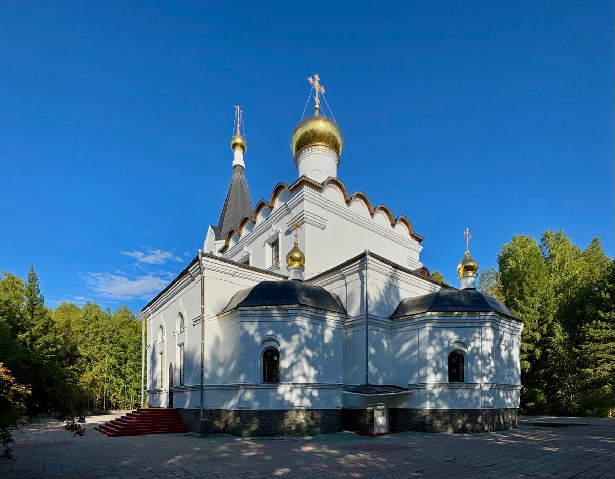 Церковь Всех Святых, в земле Российской просиявших, Усть-Илимск (Усть-Илимский район, Иркутская область). фасады, Вид с юго-востока