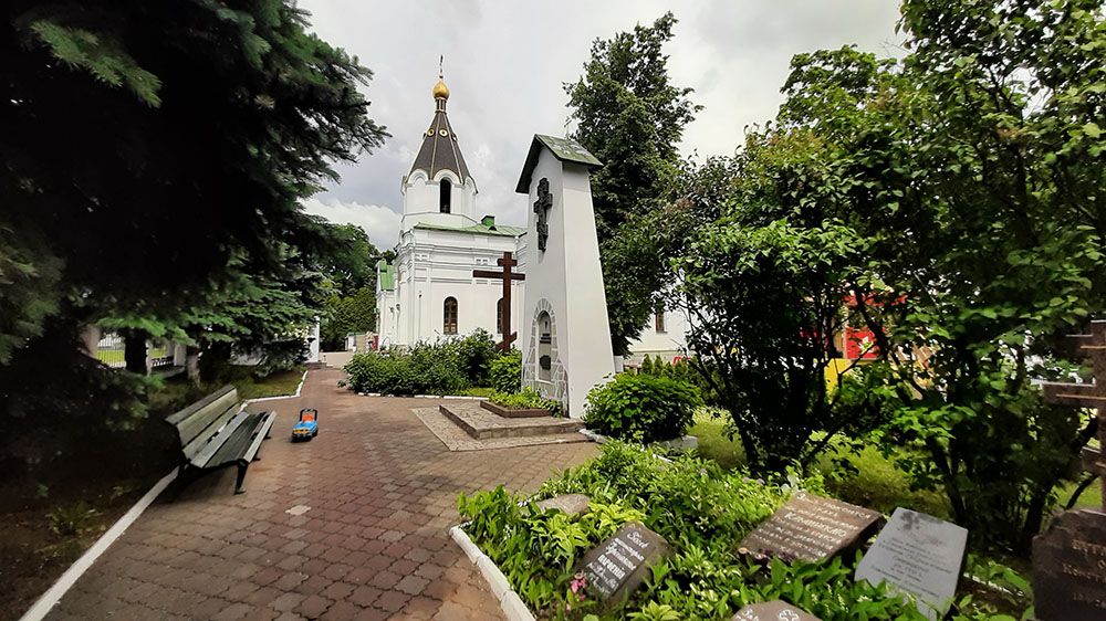 Неизвестная часовня, Минск (Минск, город, Беларусь, Минская область). общий вид в ландшафте, Памятный знак 200-летия Минской епархии