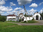 Николаевский Черноостровский монастырь. Часовня Параскевы Пятницы, Часовня Параскевы Пятницы в центре фотографии.<br>, Малоярославец, Малоярославецкий район, Калужская область