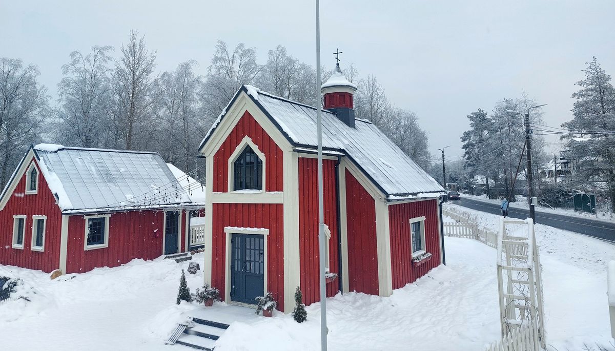 фасады. Церковь Алексия, человека Божия в Белоострове (деревянная), Белоостров (Санкт-Петербург, Курортный район, г. Санкт-Петербург)
