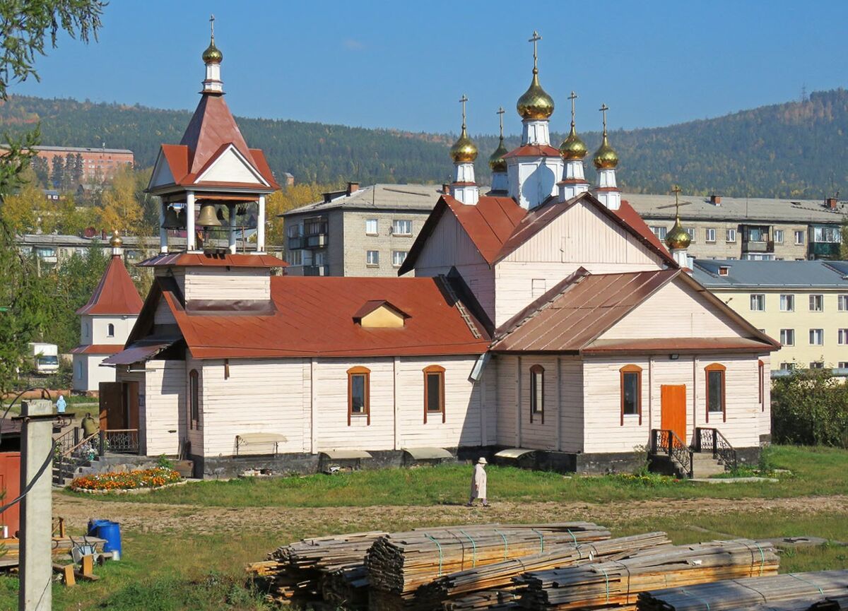 Церковь Спаса Нерукотворного Образа (новая), Усть-Кут (Усть-Кутский район, Иркутская область). общий вид в ландшафте