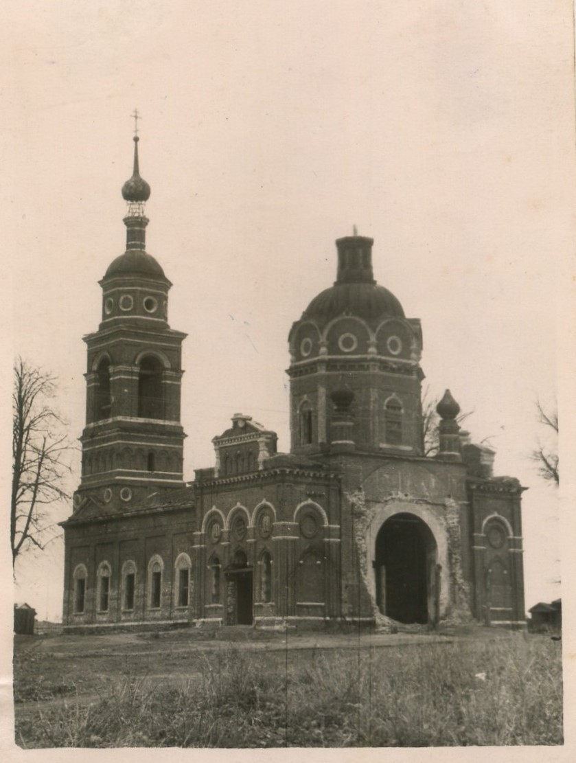Церковь Николая Чудотворца, Ижевское (Спасский район, Рязанская область). архивная фотография, Фото 1960-х гг. С сайта: https://dzen.ru/a/XtDW3uCxdW6_d5RU/Андрей Меркунов