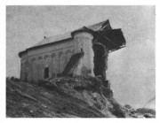 Церковь Трех Святителей, Храм после землетрясения. Фото 1940 г. из приходского архива<br>, Дрэгоешти, Вылча, Румыния