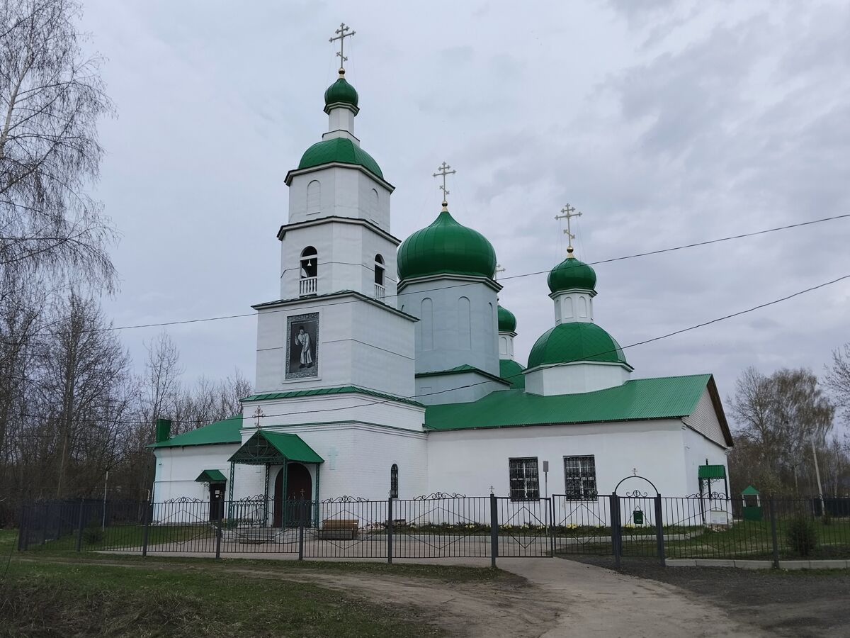 Ужовка. Церковь Серафима Саровского. фасады