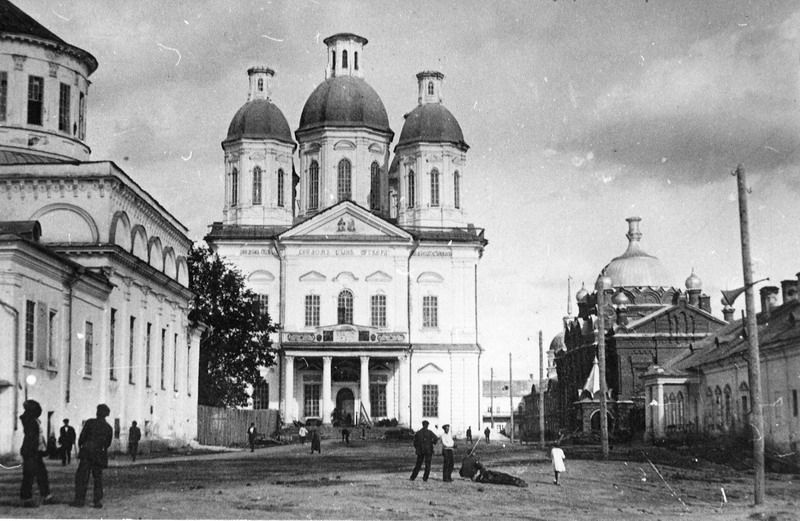 Успенская пустынь. Собор Успения Пресвятой Богородицы (старый), Саров (Саров, город, Нижегородская область). архивная фотография, Источник: сайт https://russiainphoto.ru/search/photo/years-1930-1939/?paginate_page=173&page=173&index=7