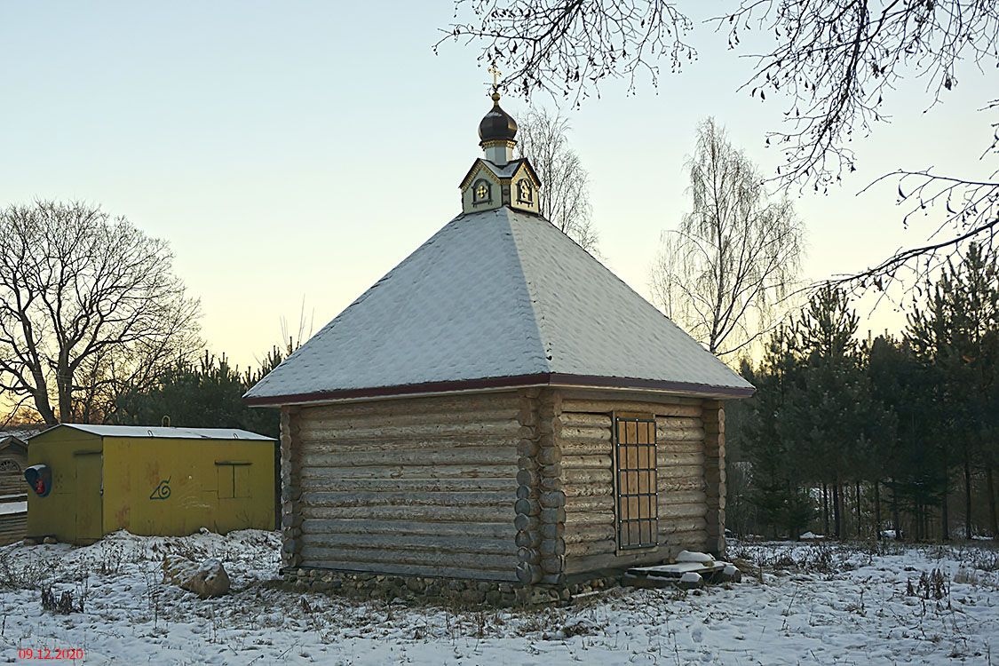 Часовня Воскресения Христова (?), Таложня (Торжокский район и г. Торжок, Тверская область). фасады