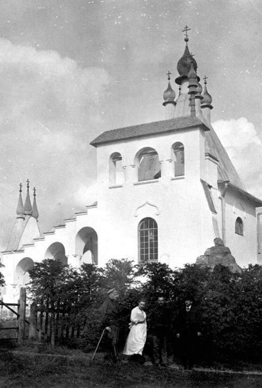 Неизвестная церковь при усадьбе Е.С. Рахлина-Румянцева, Рютино (Бологовский район, Тверская область). архивная фотография, Источник: сообщество 