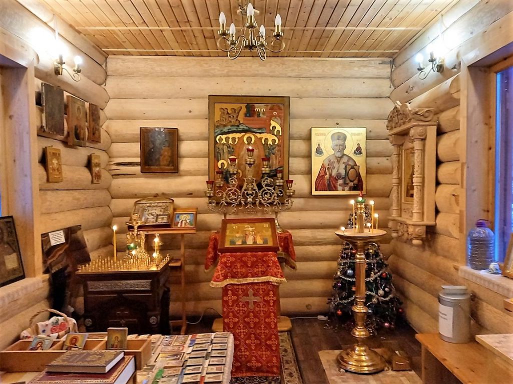 Храм-часовня Веры, Надежды, Любови и матери их Софии, Полярный (Александровск, ЗАТО, Мурманская область). интерьер и убранство, Внутреннее убранство храма-часовни св. мчч. Веры Надежды Любови и матери их Софии.