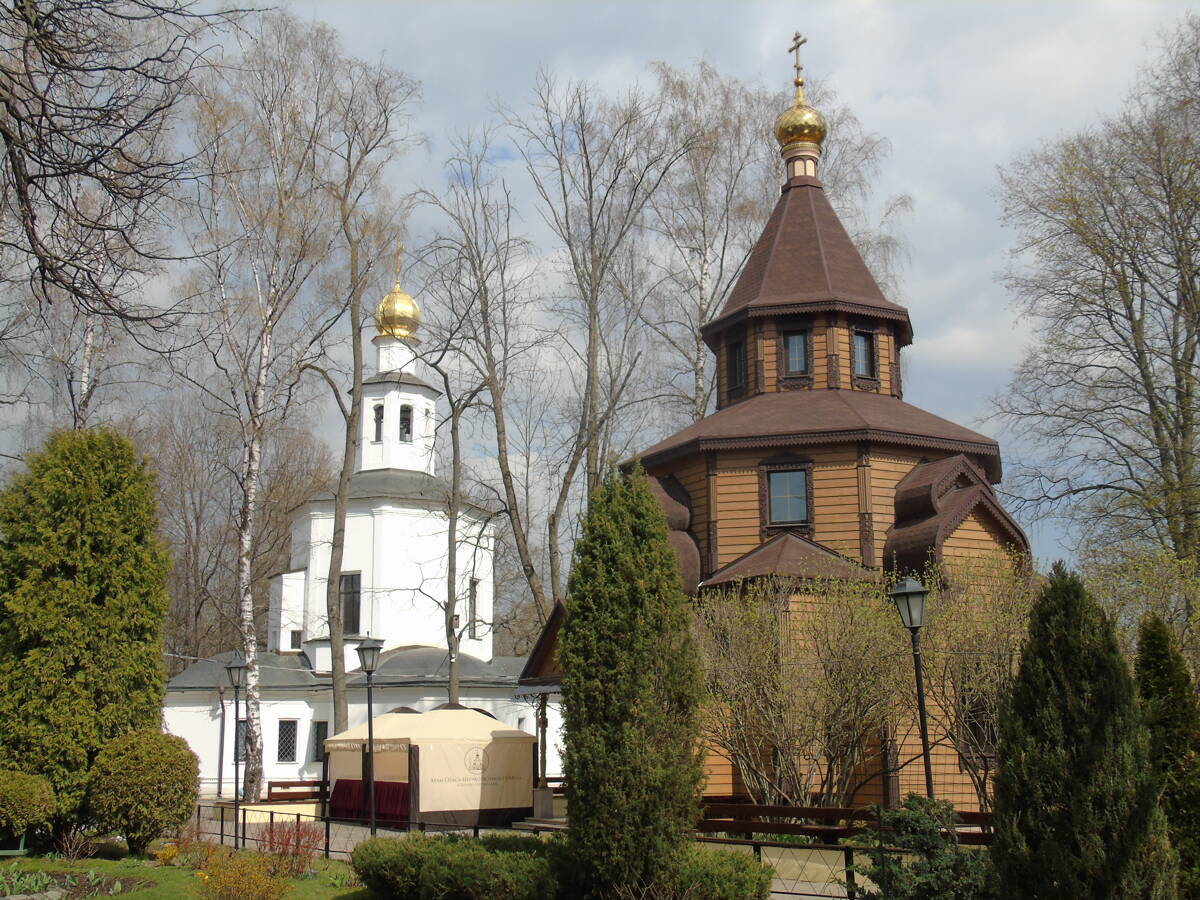 Церковь Феодоровской иконы Божией Матери в Гирееве, Новогиреево (Восточный административный округ (ВАО), г. Москва). фасады