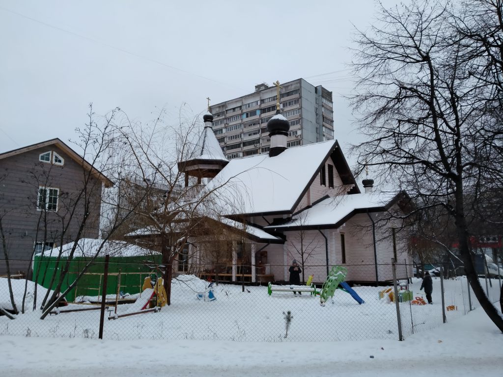 Церковь Николая Чудотворца в Южном Измайлове, Ивановское (Восточный административный округ (ВАО), г. Москва). общий вид в ландшафте