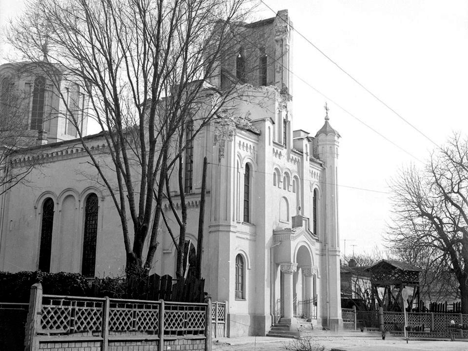 Неизвестная церковь, Бухарест, Сектор 3 (Бухарест, Румыния). архивная фотография, Храм после землетрясения 04.03.1977 г. Фото 1977 г. из фондов Национального музея истории Румынии