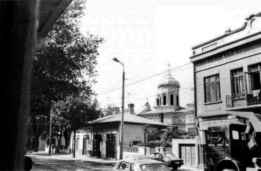 Церковь Троицы Живоначальной (утраченная), Бухарест, Сектор 3 (Бухарест, Румыния). архивная фотография, Храм незадолго до сноса. Фото 1985 г. из фондов Национального музея истории Румынии