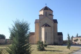 Кутаиси. Церковь Троицы Живоначальной при кладбище Авангарди