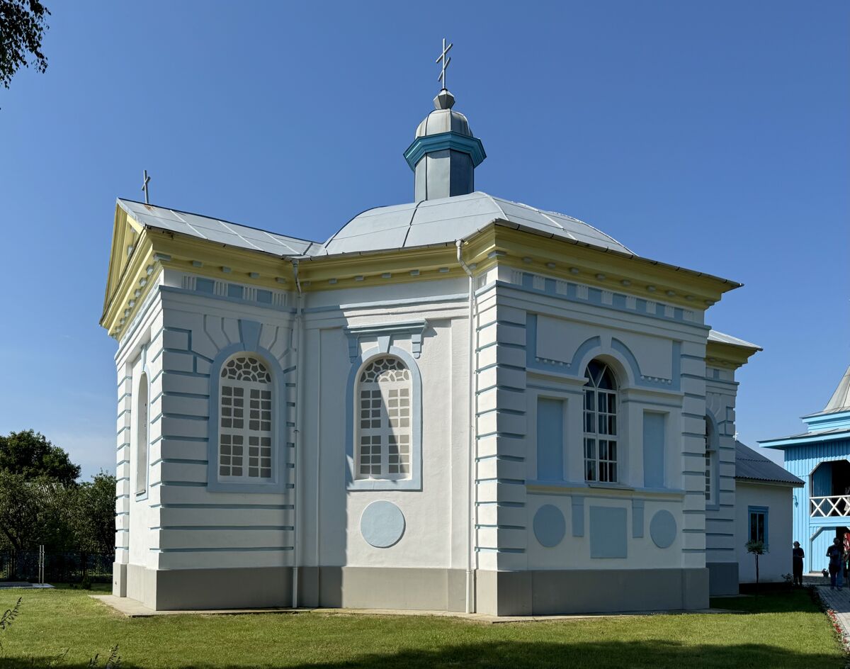 Церковь Рождества Пресвятой Богородицы, Дубое (Пинский район, Беларусь, Брестская область). фасады, Вид с северо-востока
