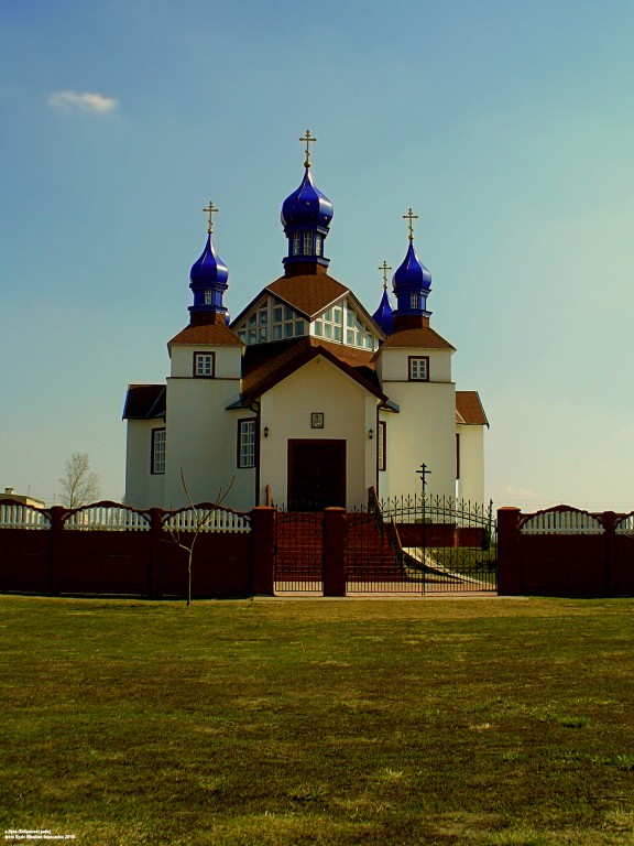 Церковь Луки Евангелиста, Лука (Кобринский район, Беларусь, Брестская область). фасады