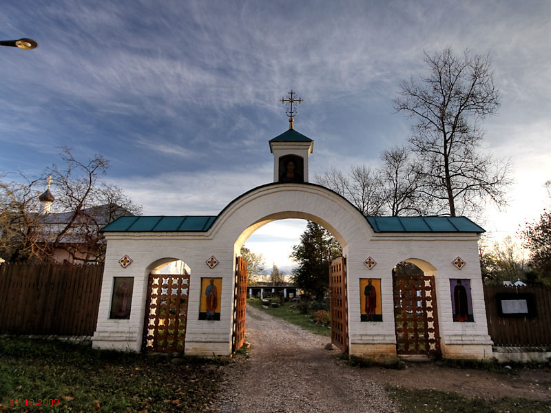 Селижаров Троицкий монастырь, Селижарово (Селижаровский район, Тверская область). дополнительная информация, Ворота