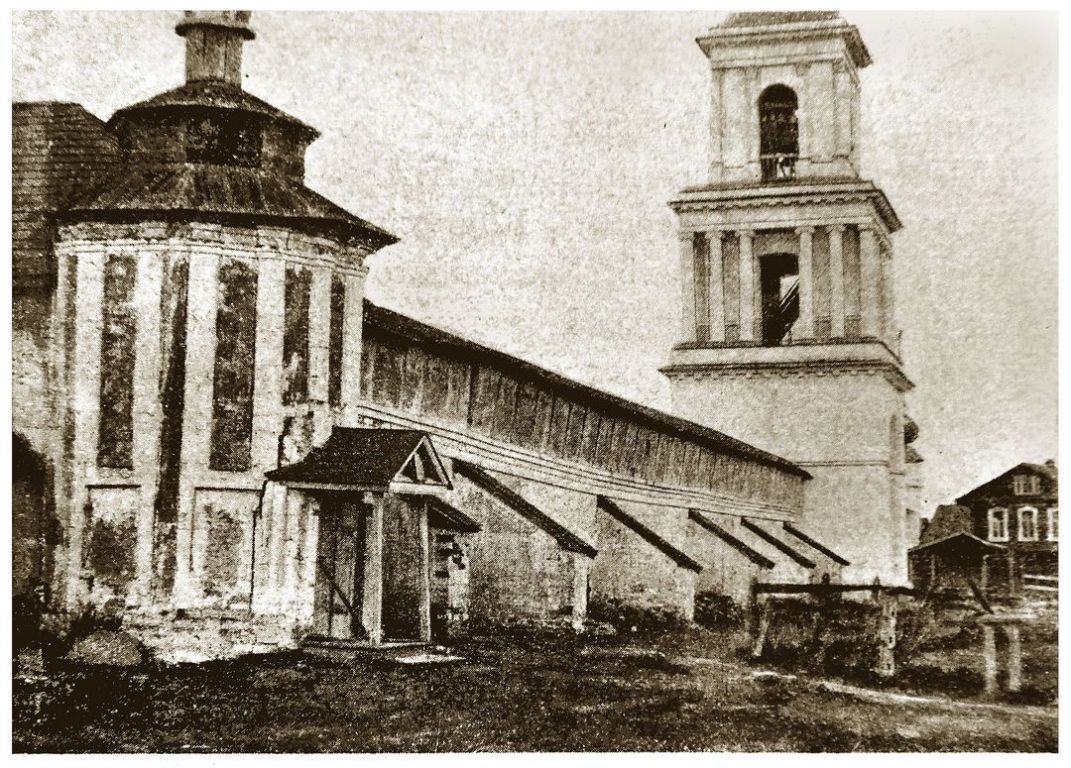 Селижаров Троицкий монастырь, Селижарово (Селижаровский район, Тверская область). архивная фотография, Колокольня и ограда Троицкого Селижарова монастыря