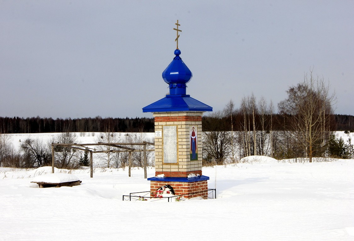 Часовенный столб, Октябрьский (Слободской район, Кировская область). фасады