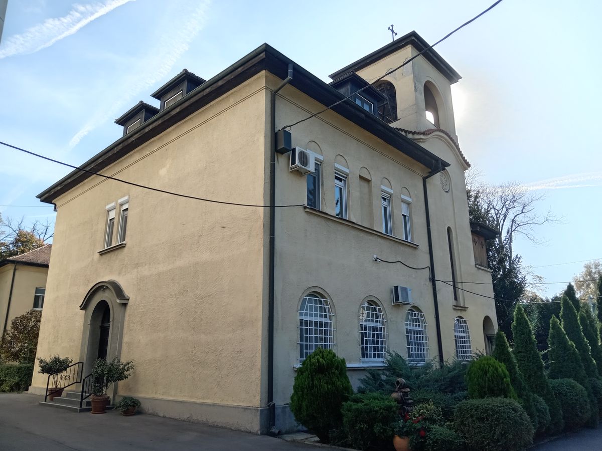 Церковь Введения во храм Пресвятой Богородицы, Белград (Белград, округ, Сербия). дополнительная информация, Постройки на территории монастыря.