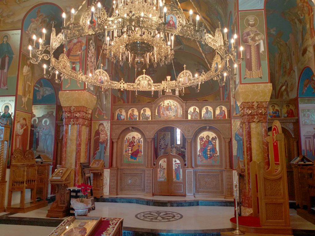 Церковь Лазаря Сербского, Белград (Белград, округ, Сербия). интерьер и убранство, Интерьер
