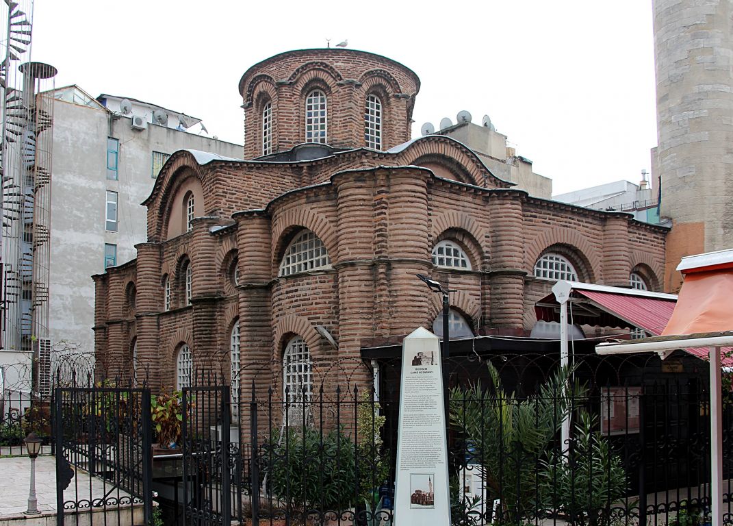 Стамбул. Неизвестная церковь. фасады