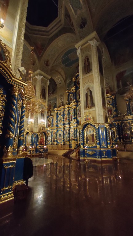 Успенская пустынь. Собор Успения Пресвятой Богородицы (новый), Саров (Саров, город, Нижегородская область). интерьер и убранство, внутреннее убранство собора