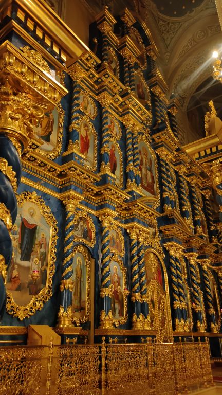 Успенская пустынь. Собор Успения Пресвятой Богородицы (новый), Саров (Саров, город, Нижегородская область). интерьер и убранство, внутреннее убранство собора