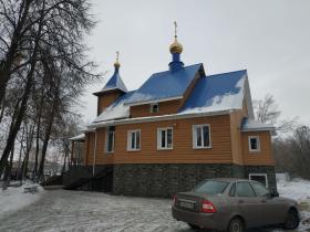Ульяновск. Церковь Казанской иконы Божией Матери у парка Победы