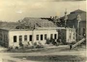 Григорьевский Бизюков мужской монастырь. Церковь Покрова Пресвятой Богородицы, На переднем плане - дом настоятеля. Частная коллекция. Фото 1950-х годов<br>, Красный Маяк, Бериславский район, Украина, Херсонская область