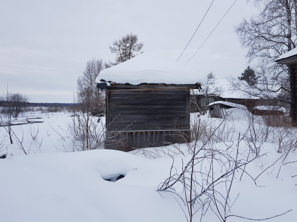 Неизвестная часовня, Сергеево (Онежский район, Архангельская область). фасады, В фасад