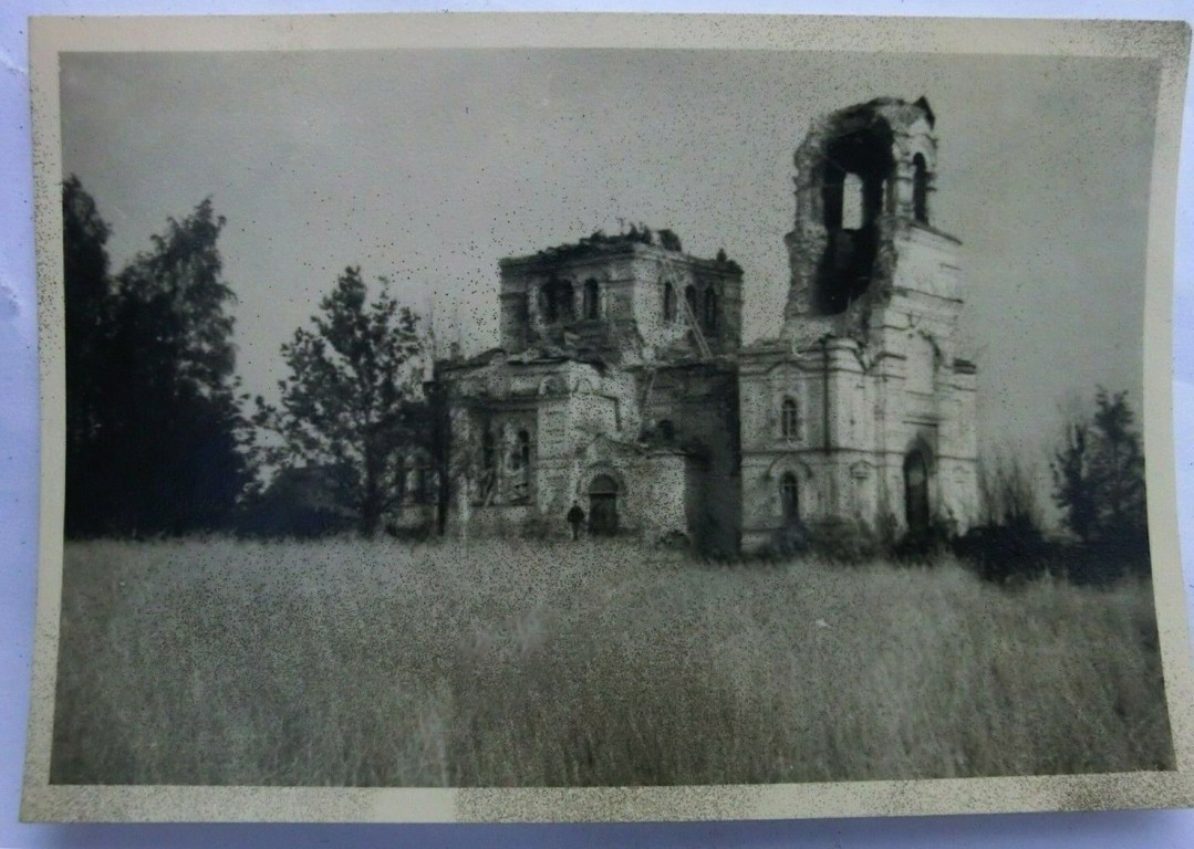 Церковь Покрова Пресвятой Богородицы (утраченная), Пески (Шимский район, Новгородская область). архивная фотография, Северный фасад. Фото 1941 г. с аукциона e-bay.de