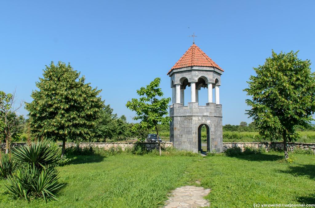 Троицкий монастырь, Кварели (Кахетия, Грузия). фасады