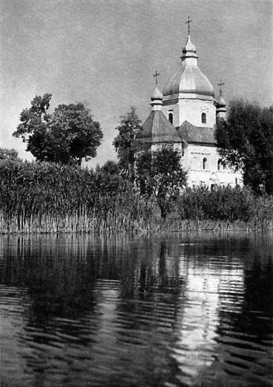 Церковь Михаила Архангела, Полонки (Прилуцкий район, Украина, Черниговская область). архивная фотография, Вид с р. Удай. Источник: Логвин Г.Н. «По Украине». – К.: «Мистецтво», 1968 г.