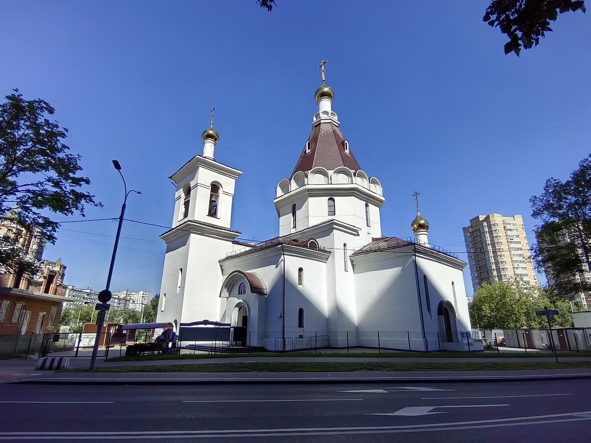 фасады. Церковь Серафима Саровского в Восточном Дегунине, Восточное Дегунино (Северный административный округ (САО), г. Москва)