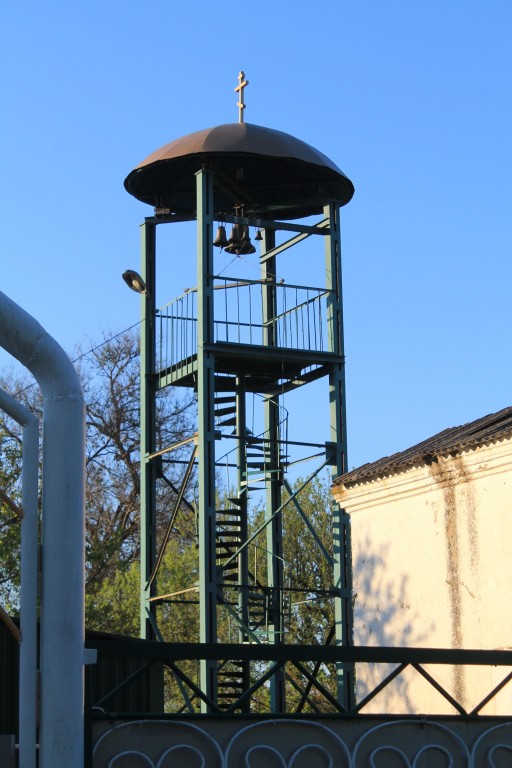 Церковь Рождества Христова, Дмитриевская (Кавказский район, Краснодарский край). дополнительная информация, Звонница